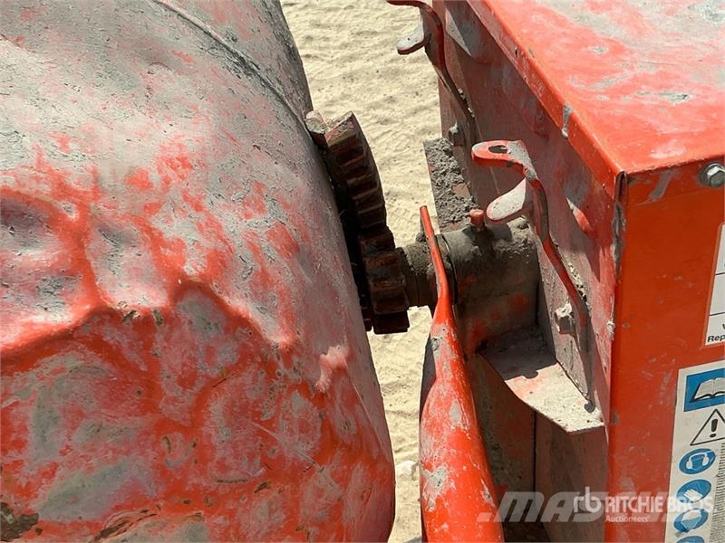 Electric Quantity of (2) Portable Concrete Mixer Polovne mešalice