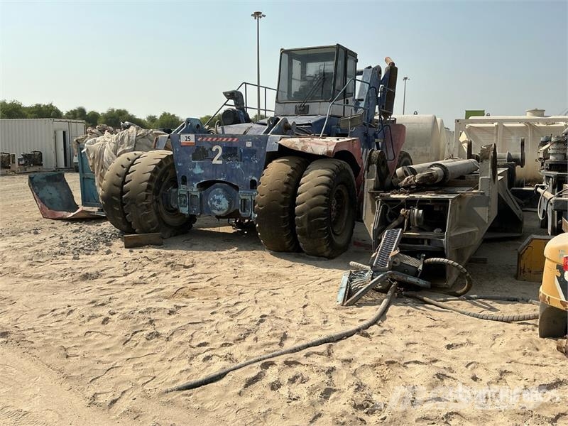 Fantuzzi CS45KM 45 ton Container Handler (Inoperable) شاحنات ذات رافعات شوكية تعمل بالكهرباء