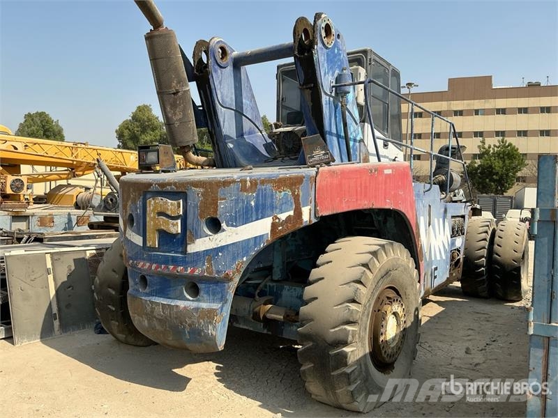 Fantuzzi CS45KM 45 ton Container Handler (Inoperable) شاحنات ذات رافعات شوكية تعمل بالكهرباء
