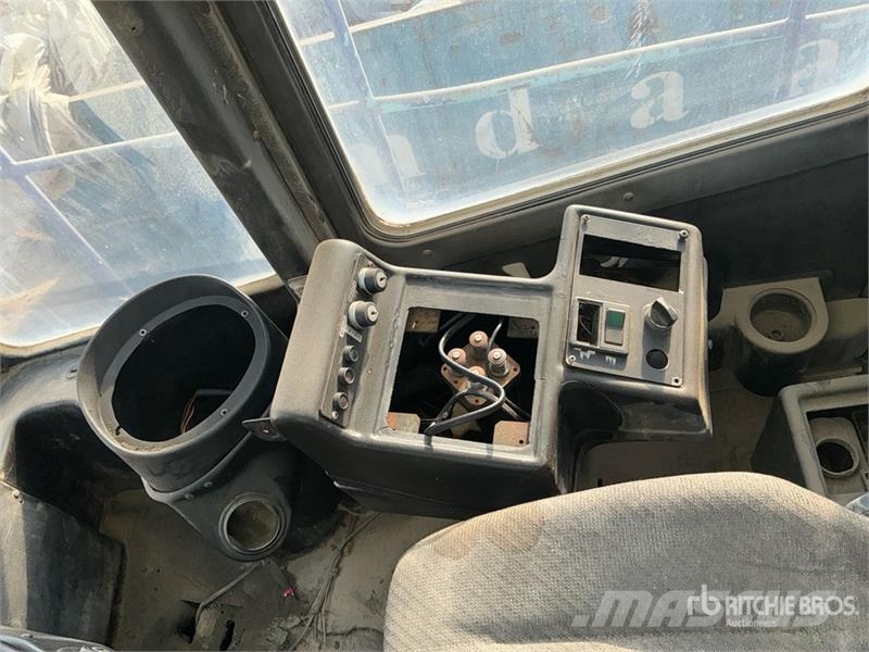 Fantuzzi CS45KM 45 ton Container Handler (Inoperable) شاحنات ذات رافعات شوكية تعمل بالكهرباء