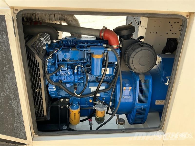 FG Wilson p110-3 110 kVA Skid-Mounted Generator Set Dízel áramfejlesztők