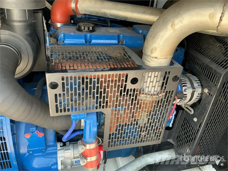 FG Wilson p110-3 110 kVA Skid-Mounted Generator Set Dízel áramfejlesztők