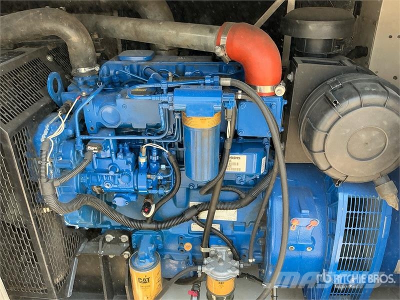 FG Wilson p110-3 110 kVA Skid-Mounted Generator Set Dízel áramfejlesztők