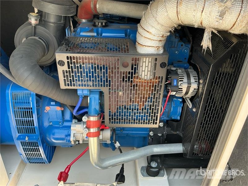 FG Wilson p110-3 110 kVA Skid-Mounted Generator Set Dízel áramfejlesztők
