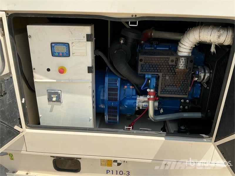 FG Wilson p110-3 110 kVA Skid-Mounted Generator Set Dízel áramfejlesztők