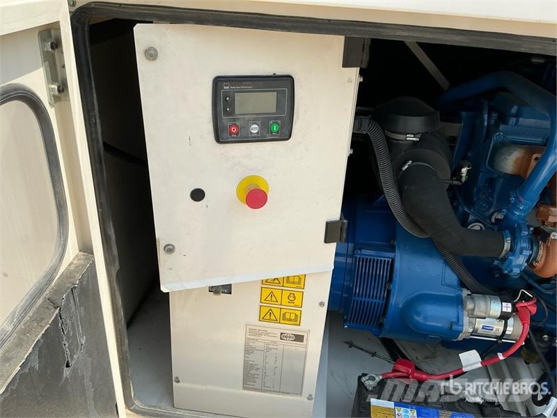 FG Wilson P50-5 56.3 kVA Skid-Mounted Generator Set Dízel áramfejlesztők