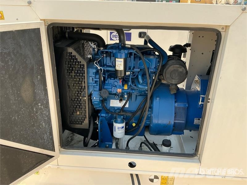 FG Wilson P50-5 56 kVA Skid-Mounted Generator Set مولدات ديزل