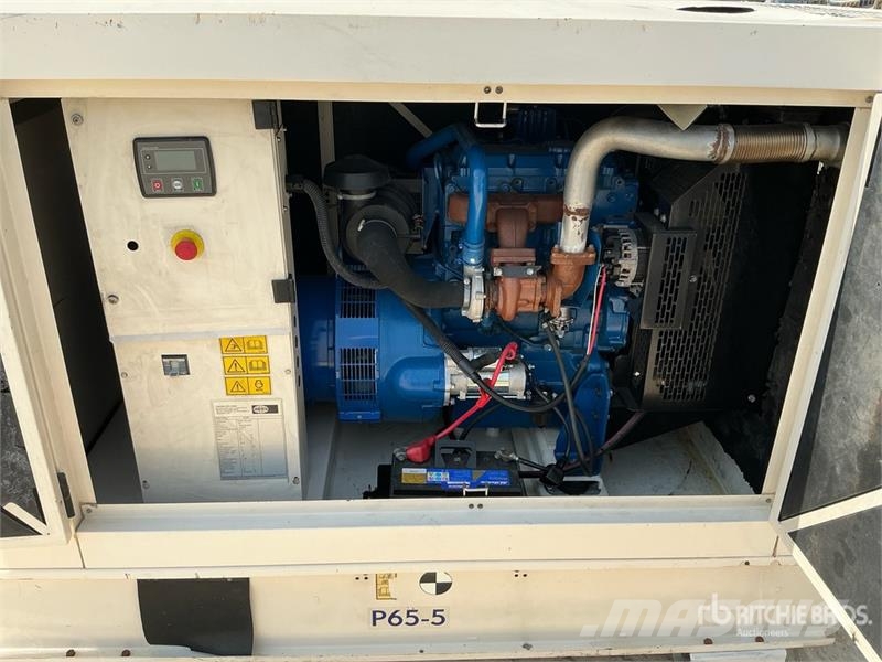 FG Wilson P65-5 75 kVA Skid-Mounted Generator Set Dízel áramfejlesztők