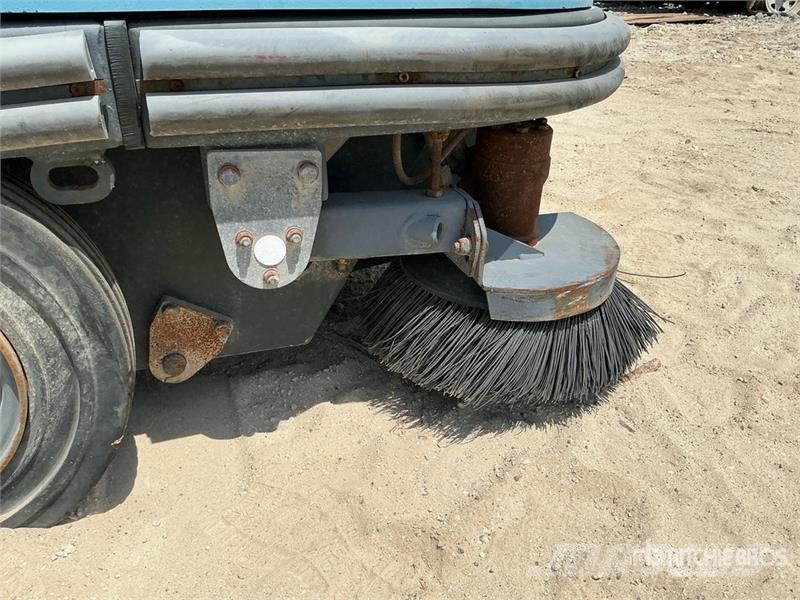 Fimap FS120D Ride-On Floor Sweeper معدات أخرى للحصاد