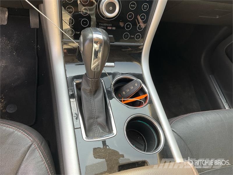 Ford EDGE AWD SUV Automobily