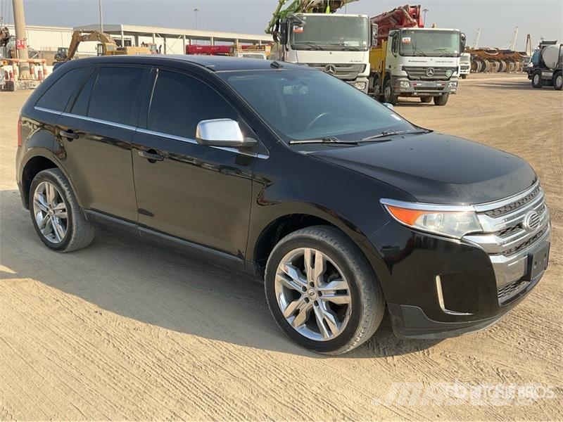 Ford EDGE AWD SUV Automobily