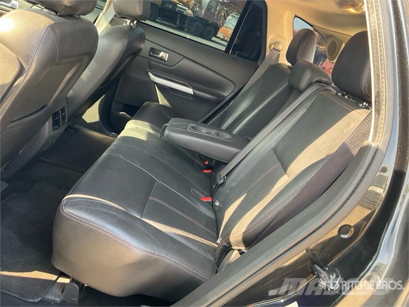 Ford EDGE AWD SUV Automobily