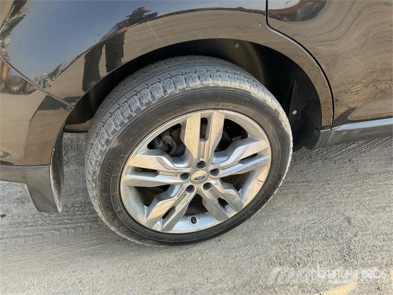 Ford EDGE AWD SUV Automobily