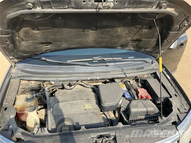 Ford EDGE AWD SUV Automobily