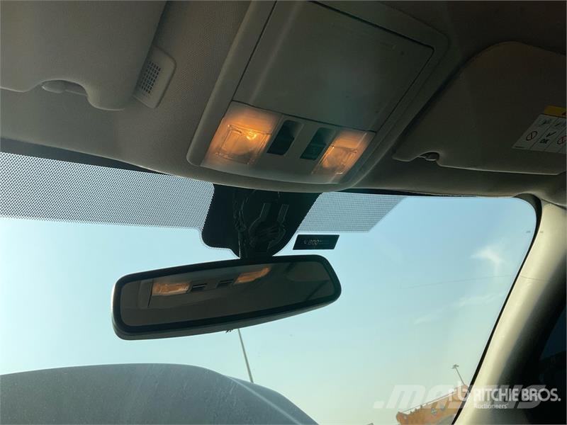 Ford EDGE AWD SUV Automobily