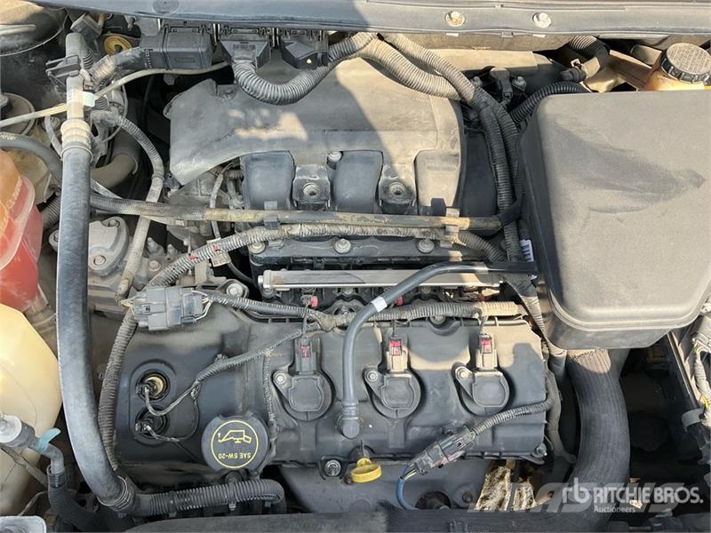 Ford EDGE AWD SUV Automobily