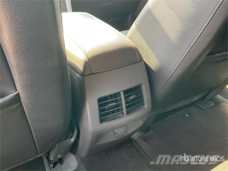 Ford EDGE AWD SUV Automobily