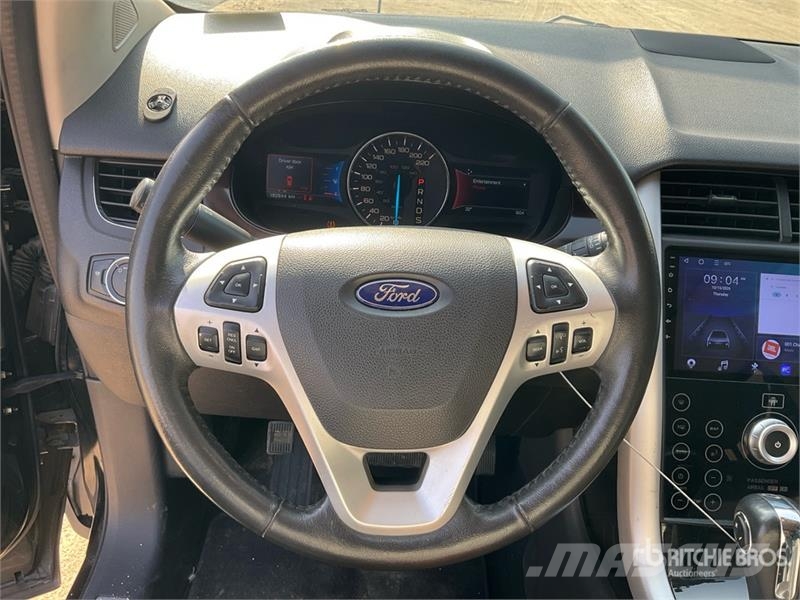 Ford EDGE AWD SUV Automobily