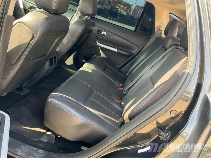 Ford EDGE AWD SUV Automobily