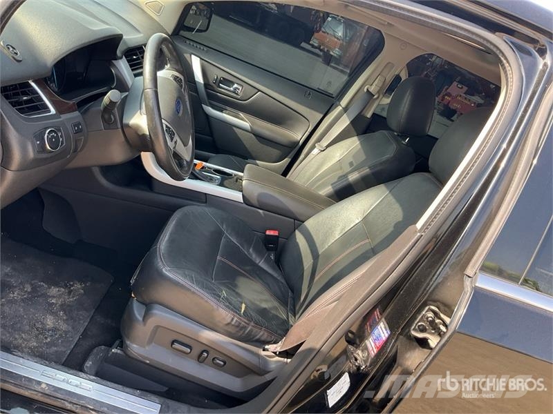 Ford EDGE AWD SUV Automobily