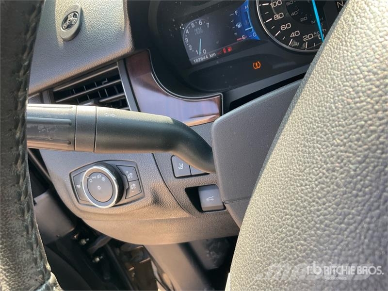 Ford EDGE AWD SUV Automobily