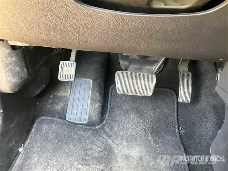 Ford EDGE AWD SUV Automobily