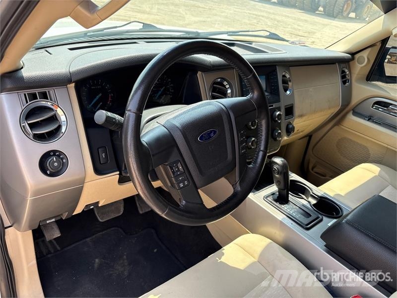 Ford Expedition 4x4 SUV Cars