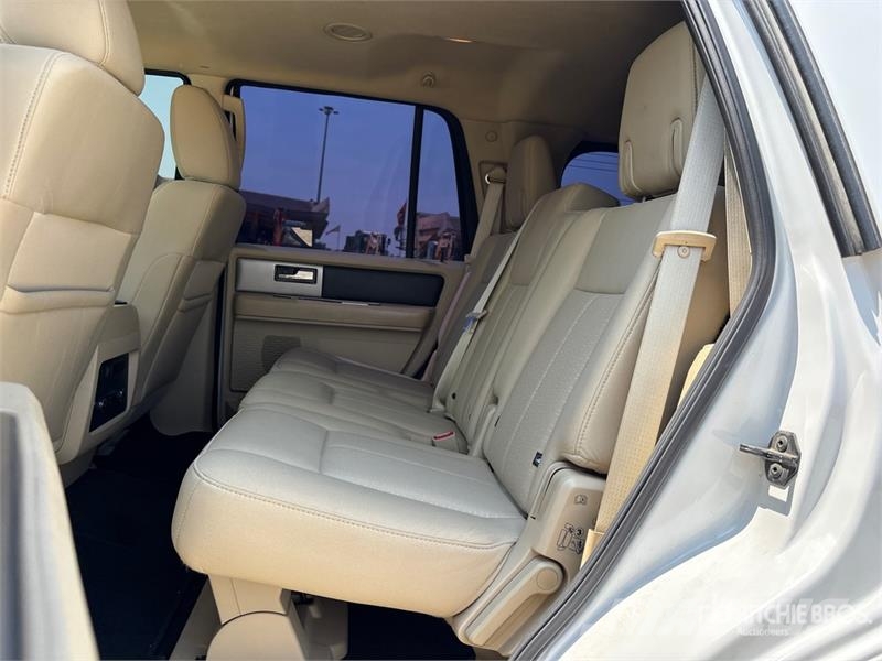 Ford Expedition 4x4 SUV Cars