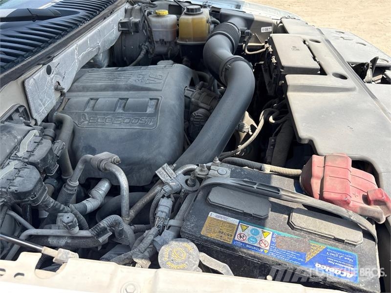 Ford Expedition XLT 4x4 SUV سيارات