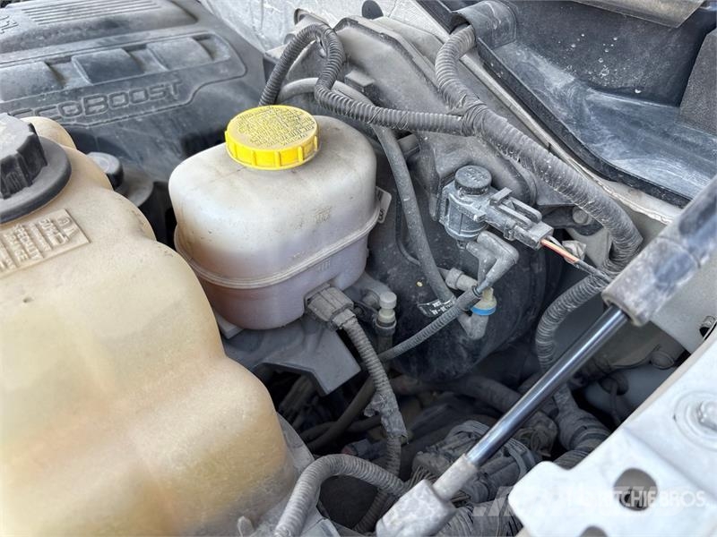 Ford Expedition XLT 4x4 SUV سيارات