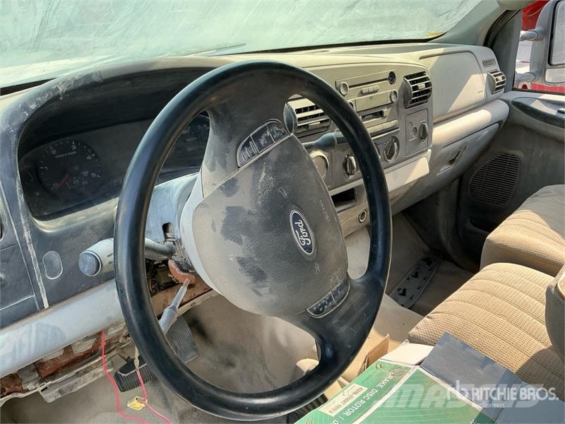 Ford F-450 4x4 Pickup (Inoperable) Egyéb