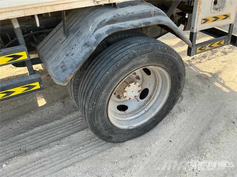 Ford F-450 4x4 Pickup (Inoperable) Egyéb