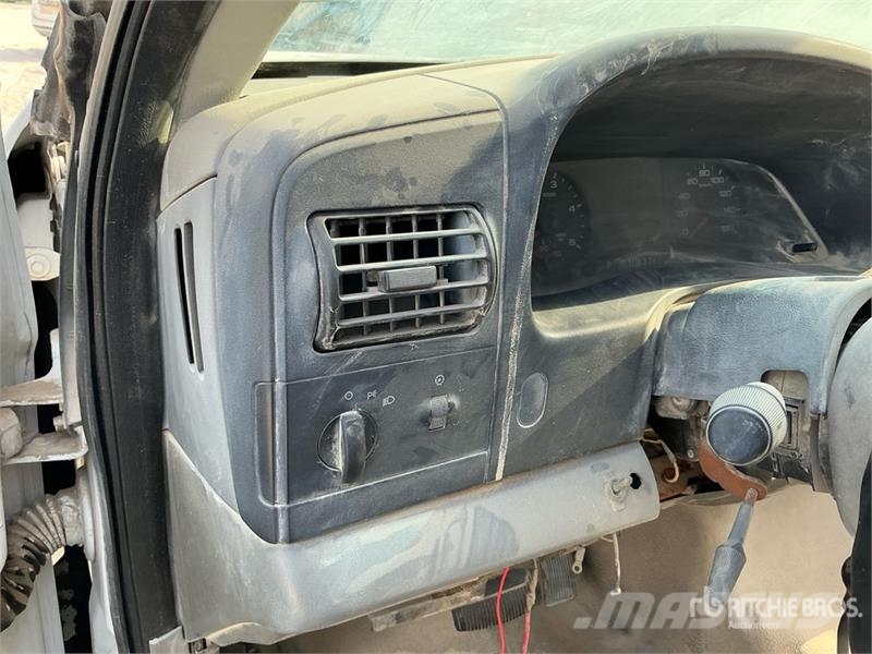 Ford F-450 4x4 Pickup (Inoperable) Egyéb
