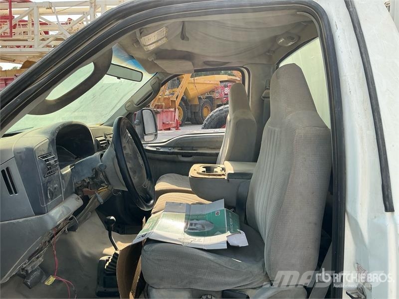 Ford F-450 4x4 Pickup (Inoperable) Egyéb