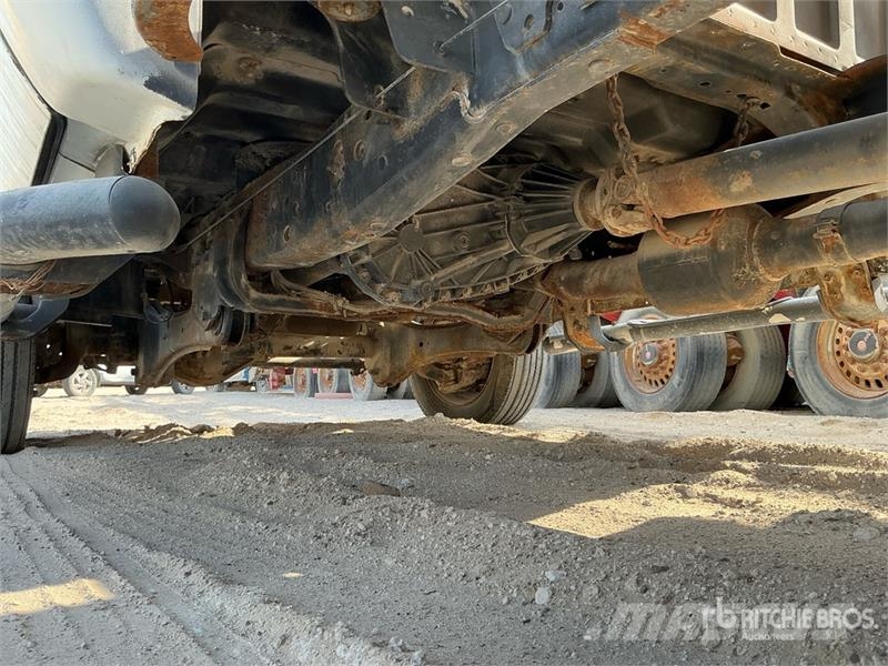 Ford F-450 4x4 Pickup (Inoperable) Egyéb