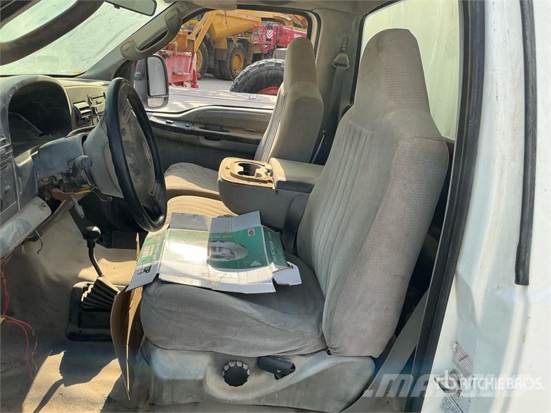 Ford F-450 4x4 Pickup (Inoperable) Egyéb