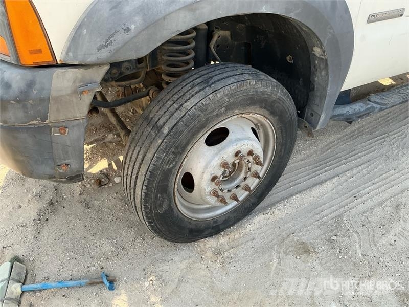 Ford F-450 4x4 Pickup (Inoperable) Egyéb