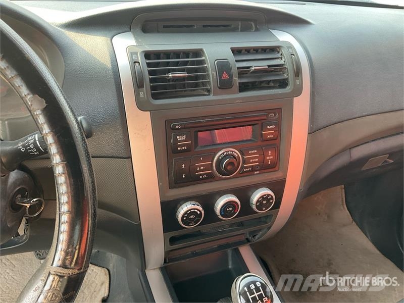 Foton Tunland 4x2 Crew Cab Pickup Drugi