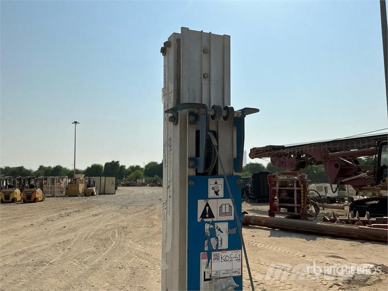 Genie SLA-15 Vertical Mast Lift Vertikálne stĺpové výťahy