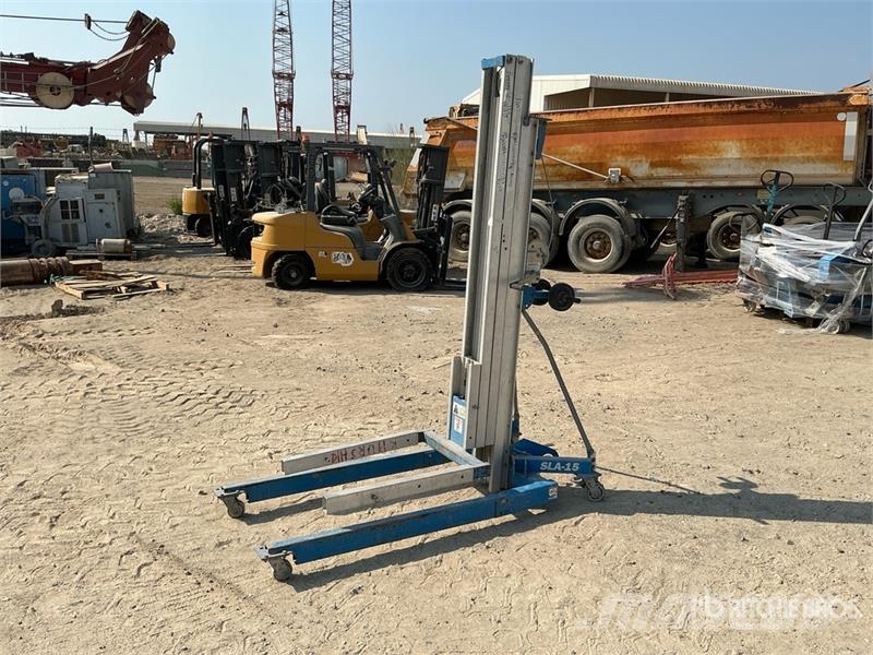 Genie SLA-15 Vertical Mast Lift Vertikálne stĺpové výťahy