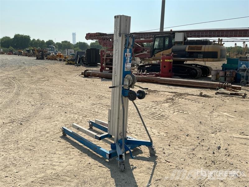 Genie SLA-15 Vertical Mast Lift Vertikálne stĺpové výťahy