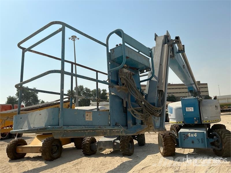 Genie Z80/60 4WD Diesel Articulating Boom Lift (Inoperab Iseliikuvad poomtõstukid