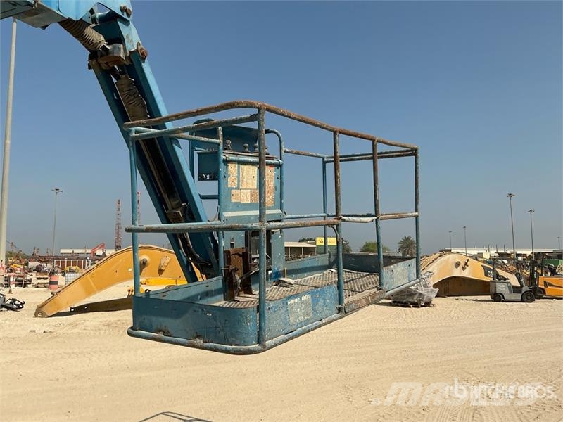 Genie Z80/60 4WD Diesel Articulating Boom Lift (Inoperab Iseliikuvad poomtõstukid