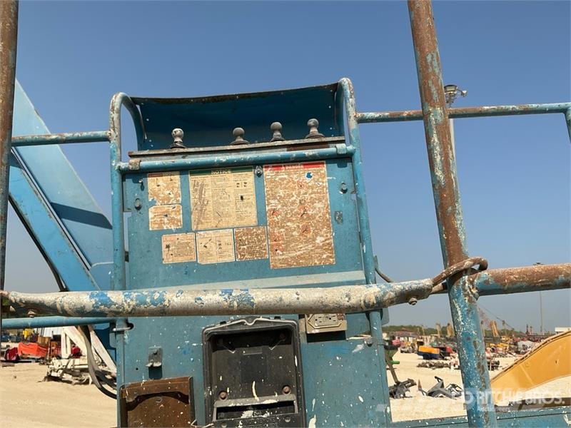 Genie Z80/60 4WD Diesel Articulating Boom Lift (Inoperab Iseliikuvad poomtõstukid