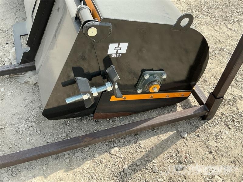 GIYI GY-BS72 1050 mm Skid Steer Sweeper (Unused) Süpürgeler