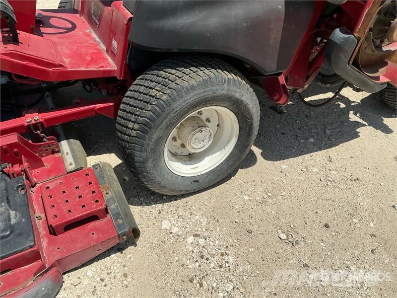  Groundmaster 5900 4x2 Ride-On Lawn Mower ركوب الحشائش