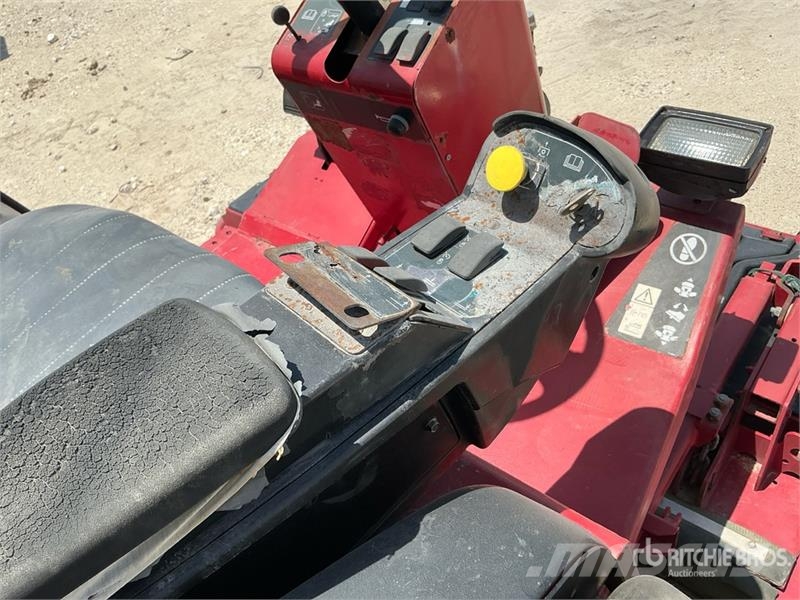  Groundmaster 5900 4x2 Ride-On Lawn Mower ركوب الحشائش