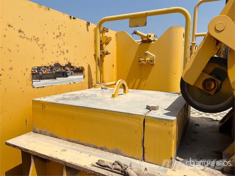 Grove RT765E-2 رافعات الطرق الوعرة