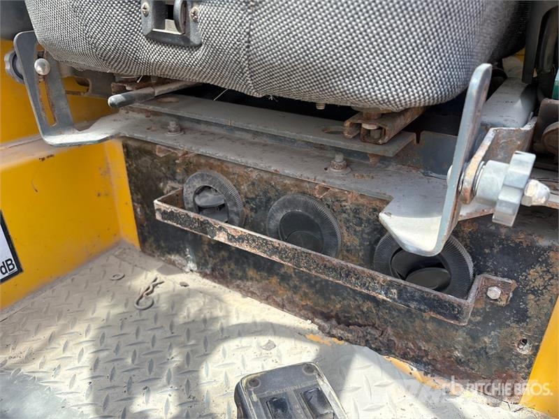 Grove RT765E-2 رافعات الطرق الوعرة