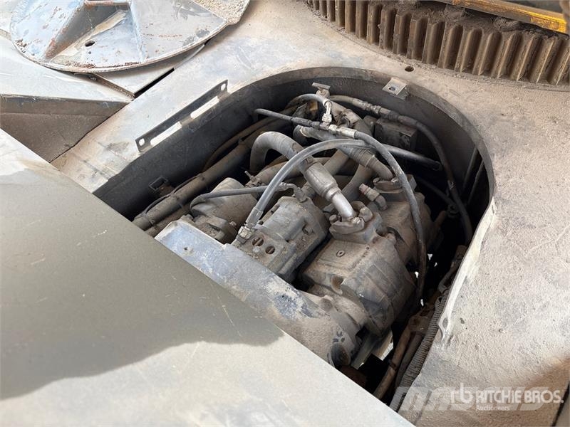 Grove RT765E-2 رافعات الطرق الوعرة